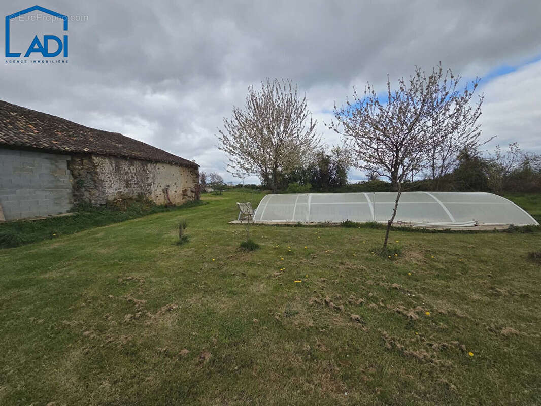 Maison à FOMPERRON