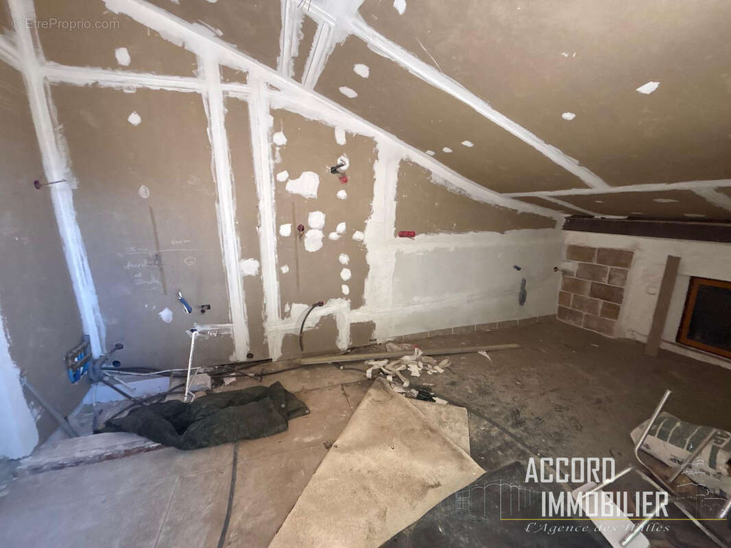 Appartement à PUISSALICON