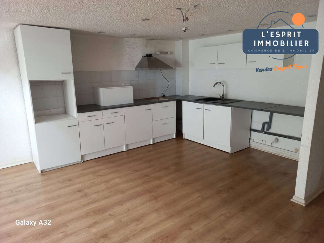 Appartement à COIN-LES-CUVRY