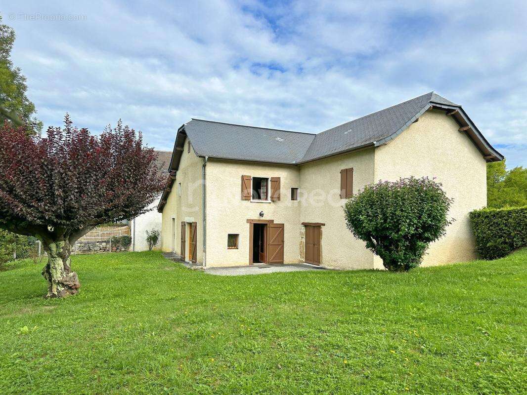 Maison à GAN