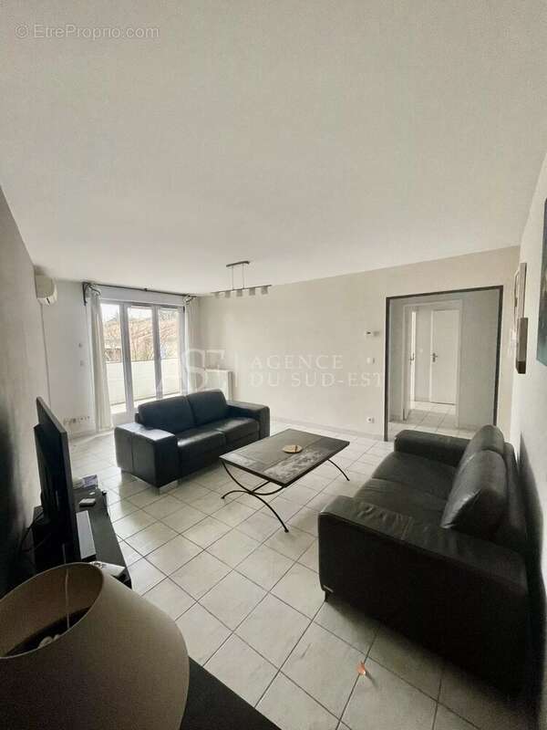 Appartement à VENELLES