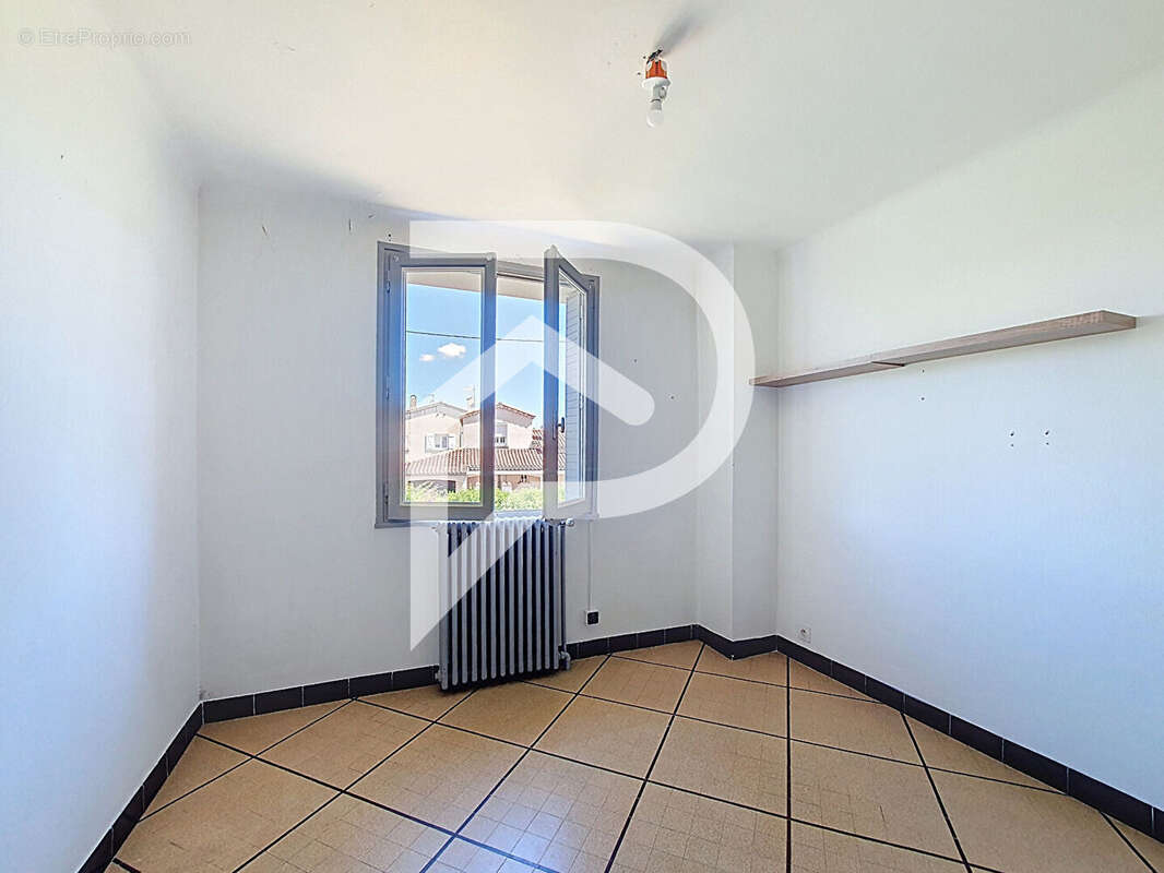 Maison à MONTELIMAR