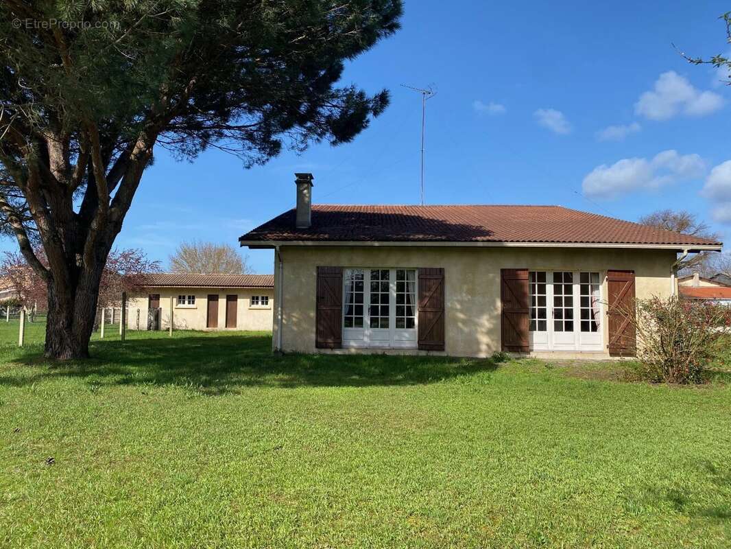Maison à ARES