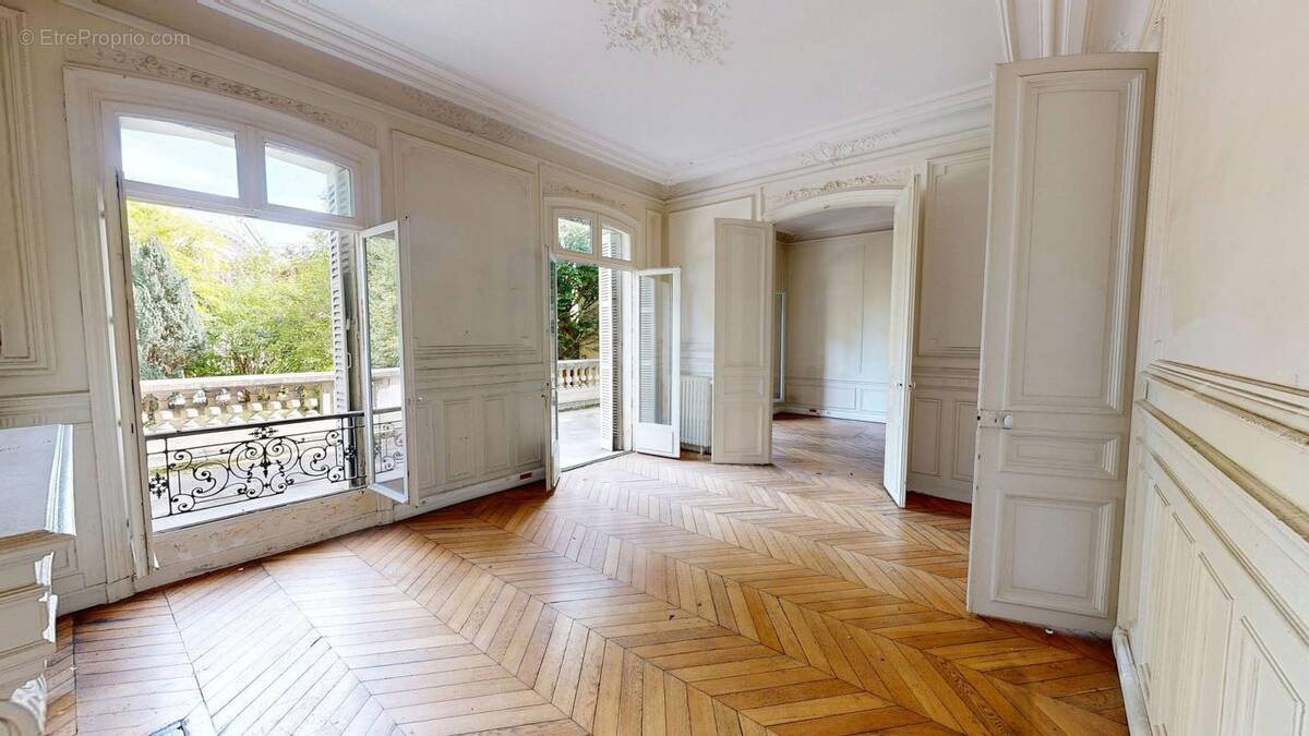 Maison à PARIS-16E