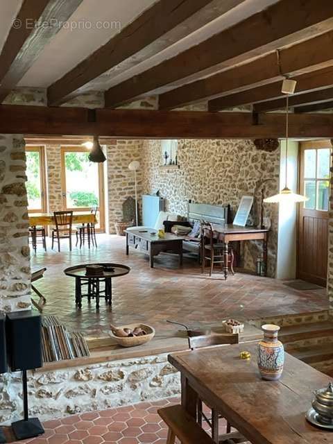 Maison à SAINT-REMY-LA-VANNE