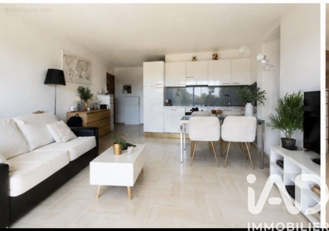 Photo 3 - Appartement à MANDELIEU-LA-NAPOULE