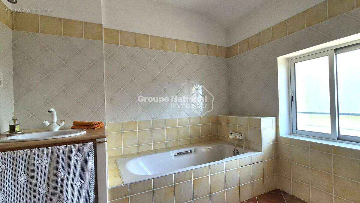 Beaumes de venise mas de caractere sur 2893 m² de terrain - photo 22