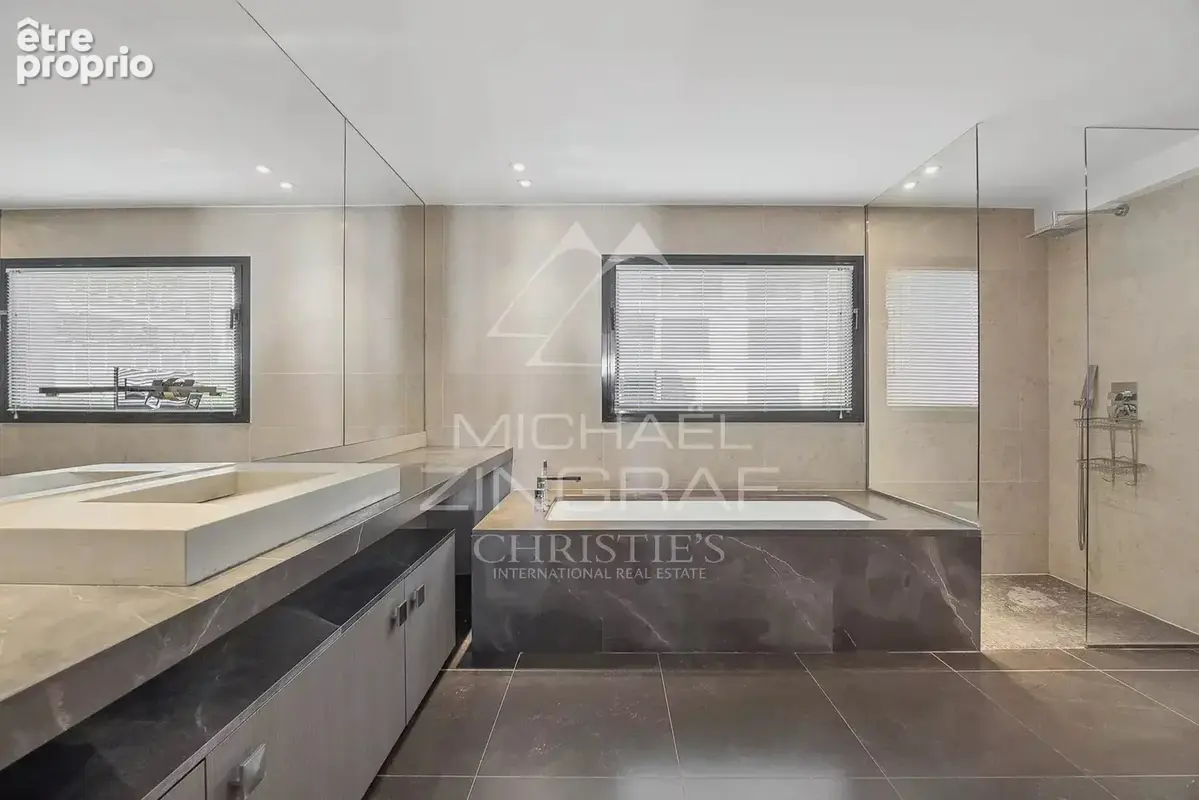 Cannes Palm Beach — Exceptionnel triplex de 462m2 en front de mer avec terrasses et jardin - photo 21
