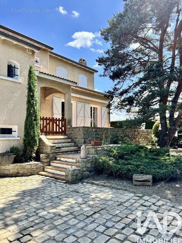 Photo 3 - Maison à VEAUCHE