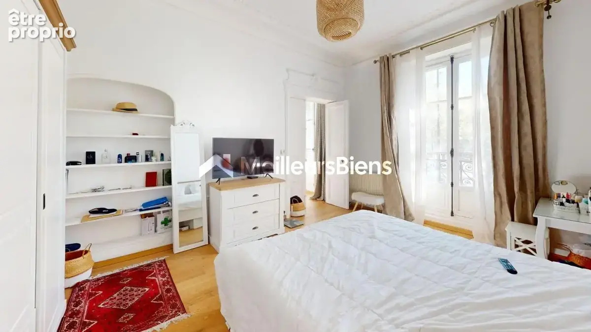 Exceptionnel Appartement F4 traversant face aux jardins du Luxembourg disposant de 3 chambres - photo 5