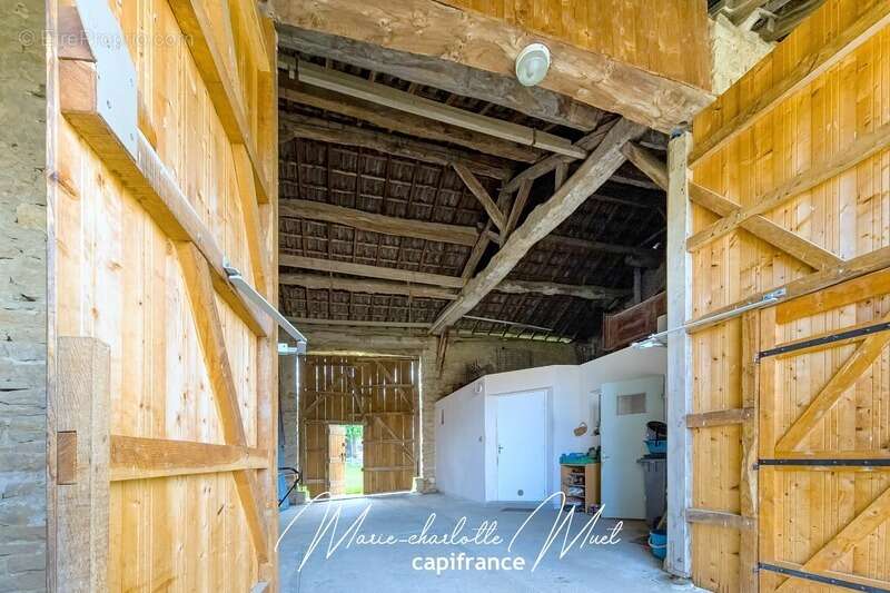 Maison à PONT-DE-VAUX