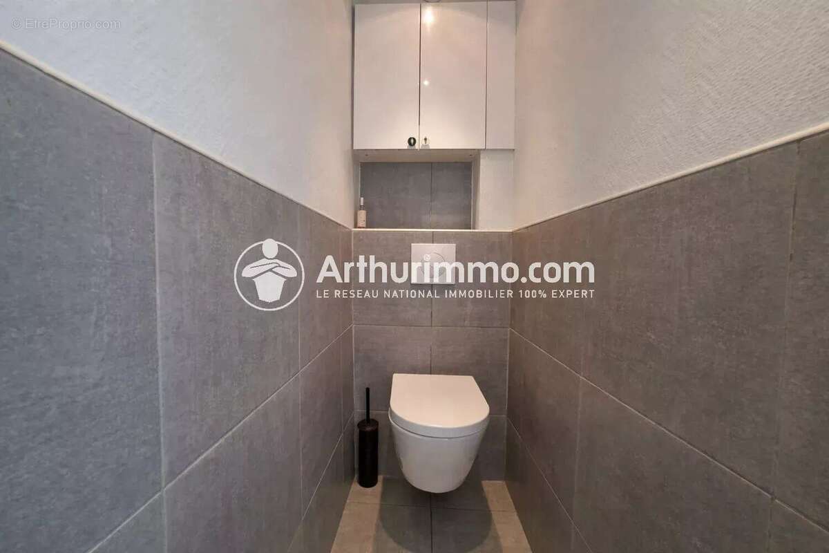 Maison à SAINT-PIERRE-DU-PERRAY