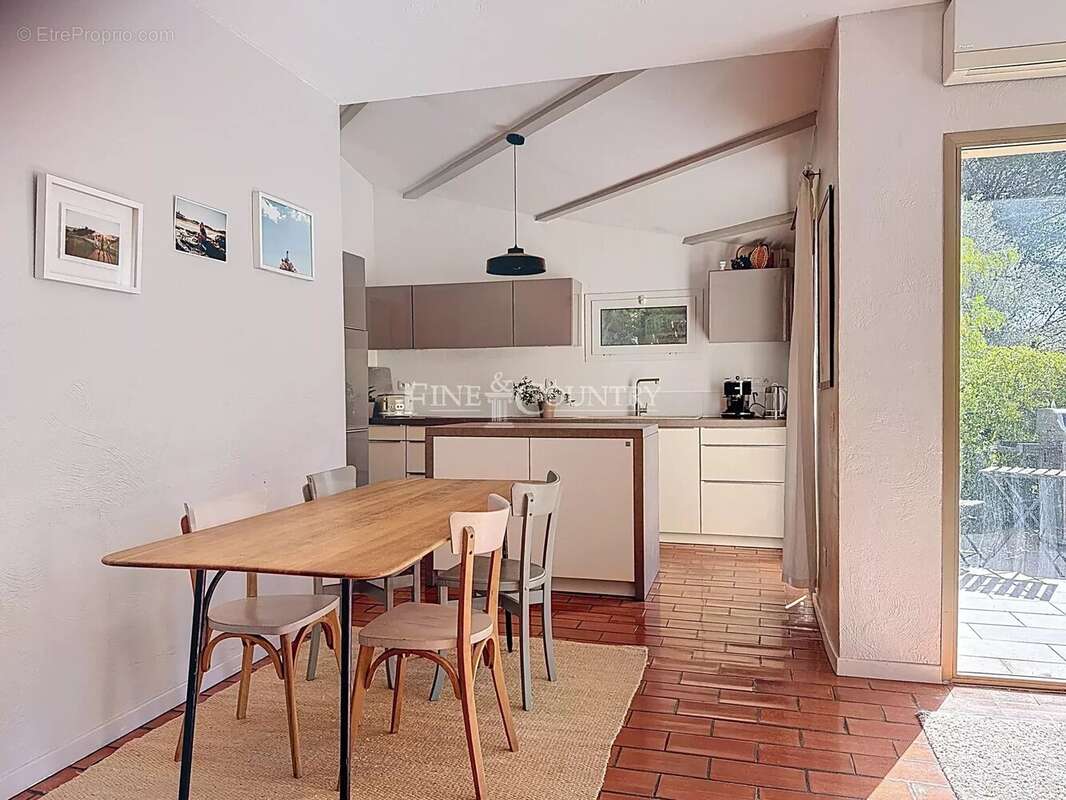 Maison à VALBONNE
