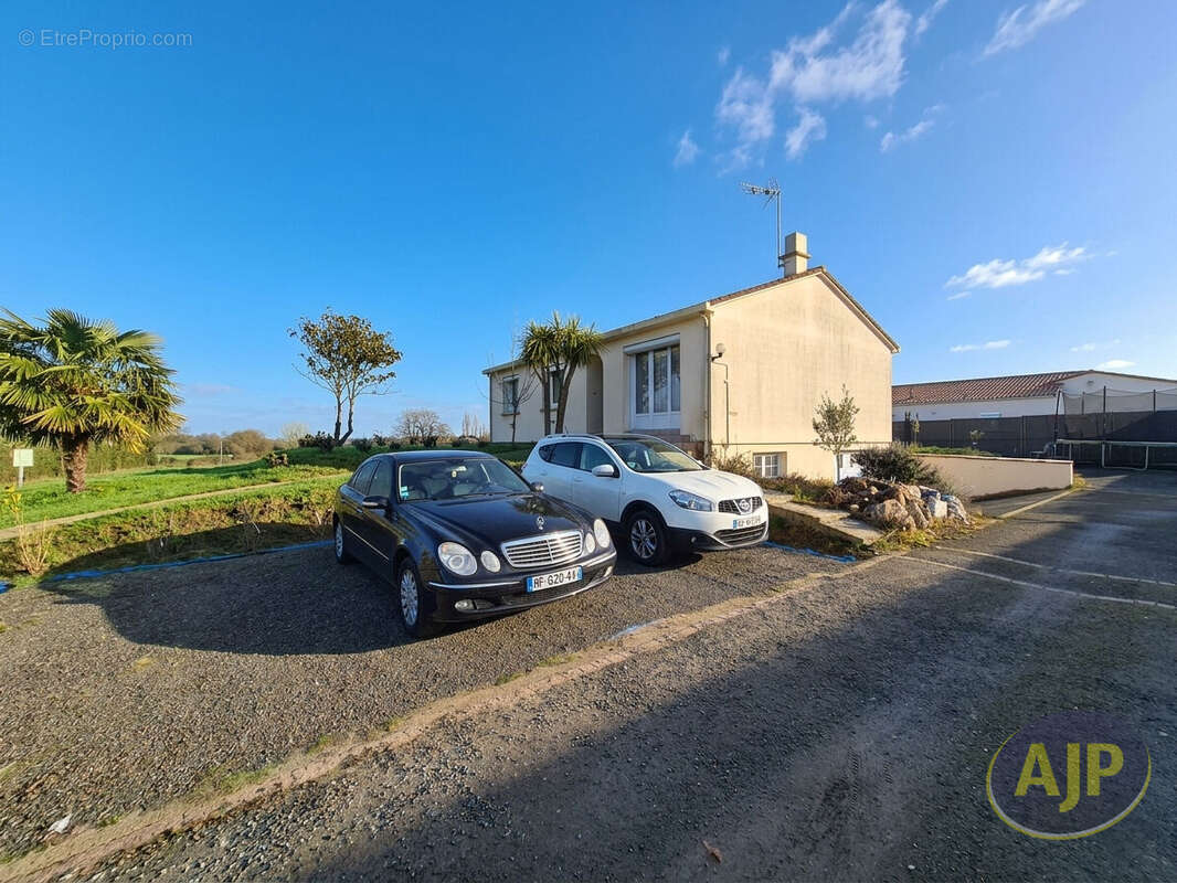 Maison à L'HERBERGEMENT