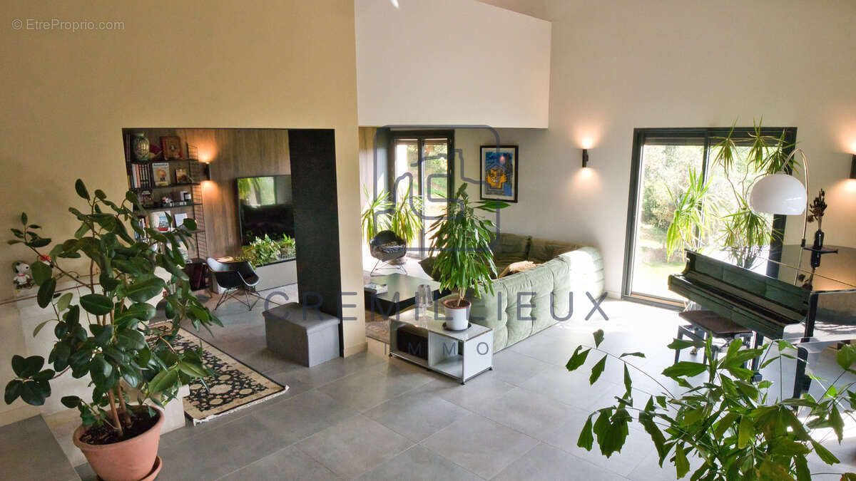 Maison à SAINT-PERAY