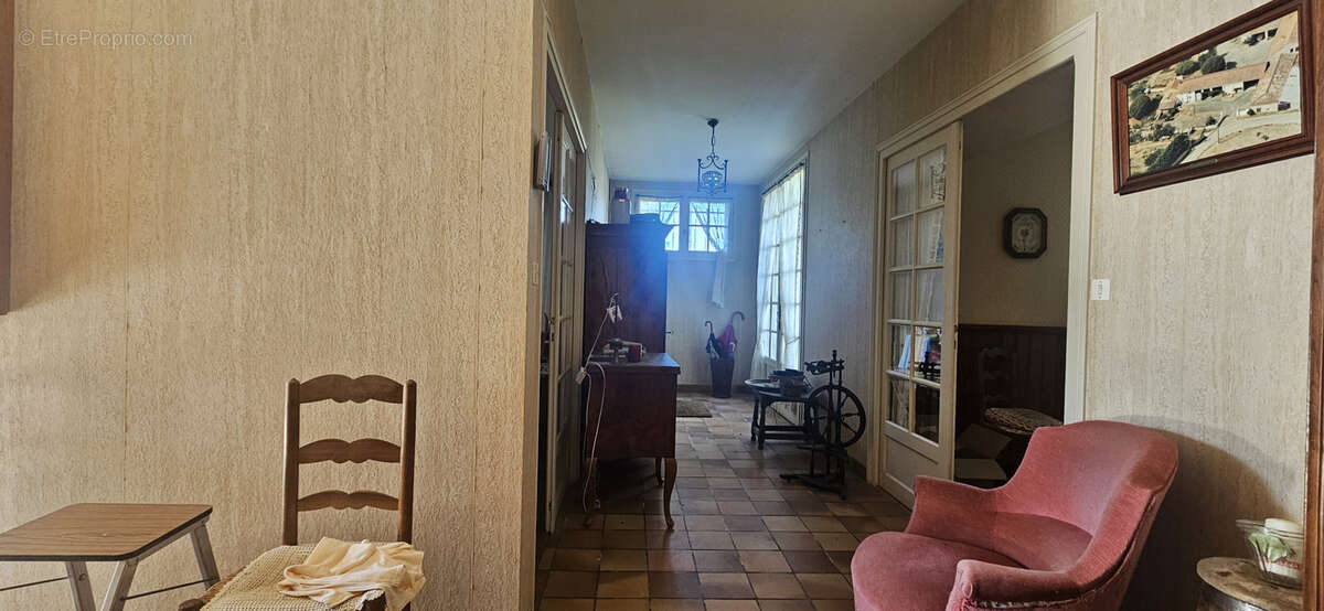Maison à vendre de 7 pièces de 257 m2  edit - photo 8