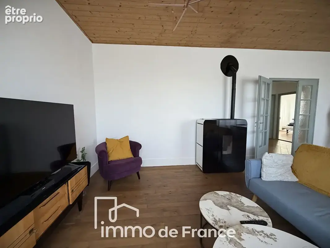 Beaux volumes pour cette maison en pierre  de 135m2 - photo 5
