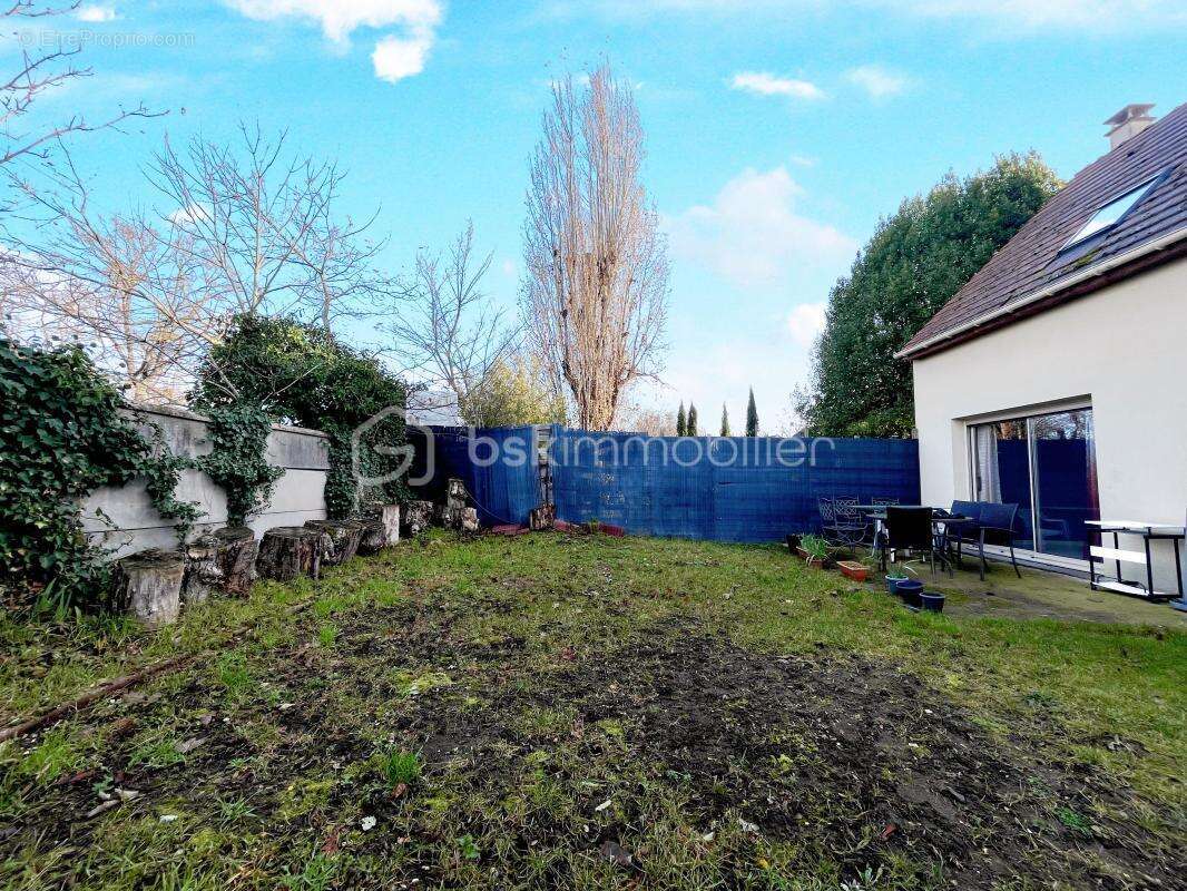 Maison à LES MUREAUX