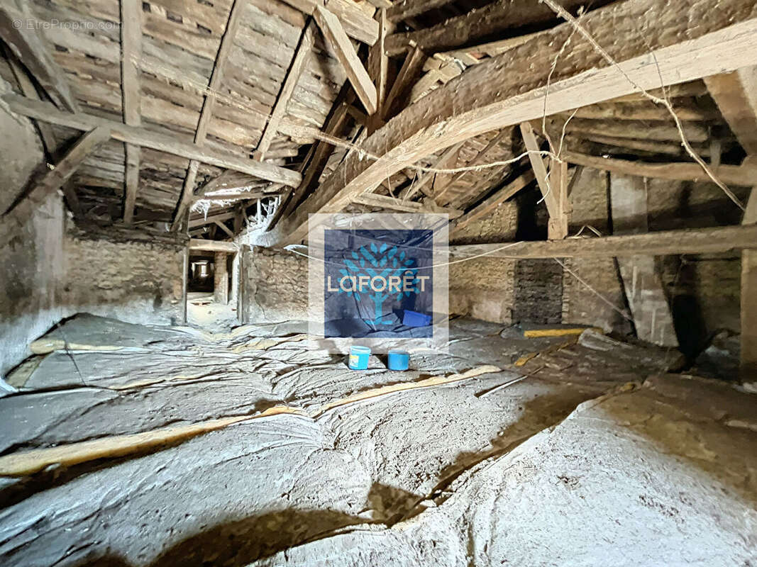 Appartement à BAIGNES-SAINTE-RADEGONDE