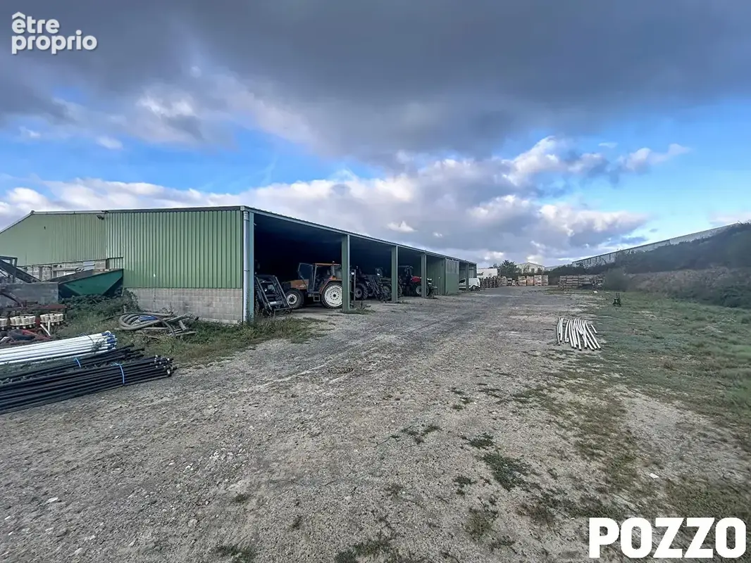 TOURNEVILLE SUR MER (50660) - Entrepôt / local industriel  édifié sur 7800 m² de terrain. - photo 4