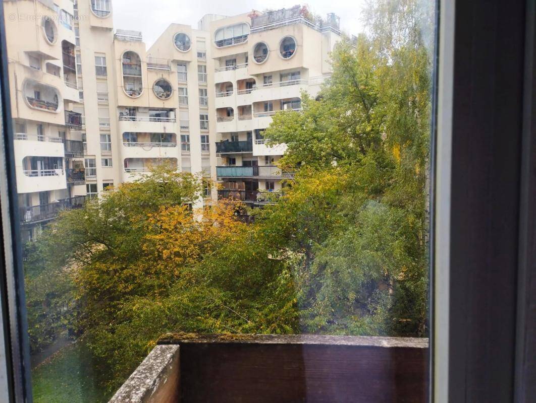 Appartement à PARIS-19E