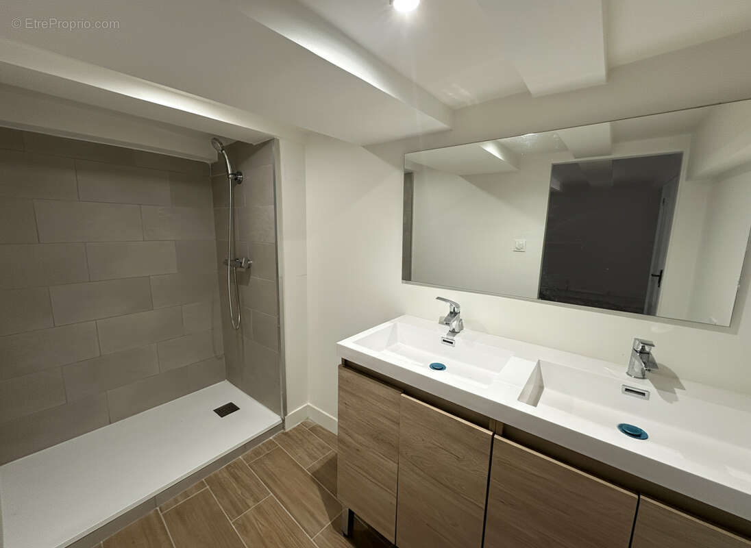 Appartement à MARSEILLE-2E