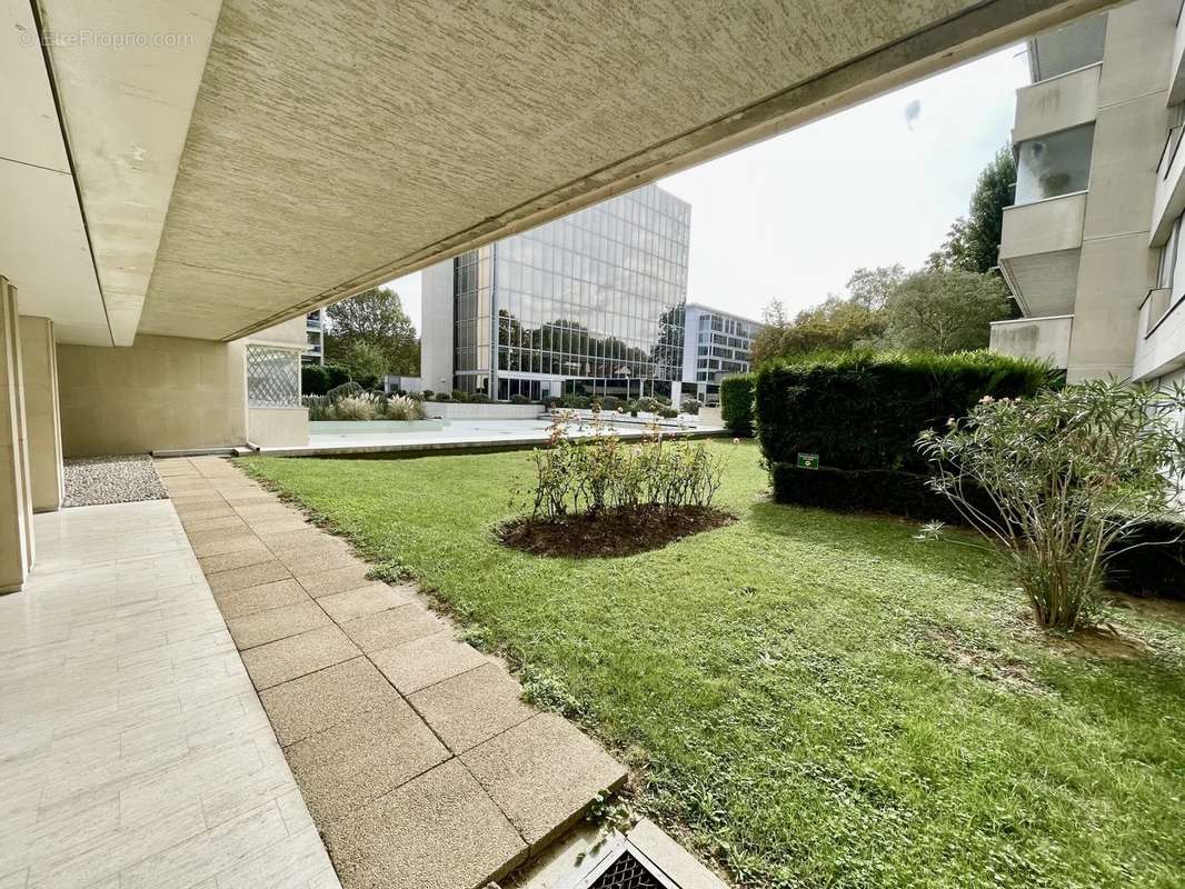 Appartement à NEUILLY-SUR-SEINE