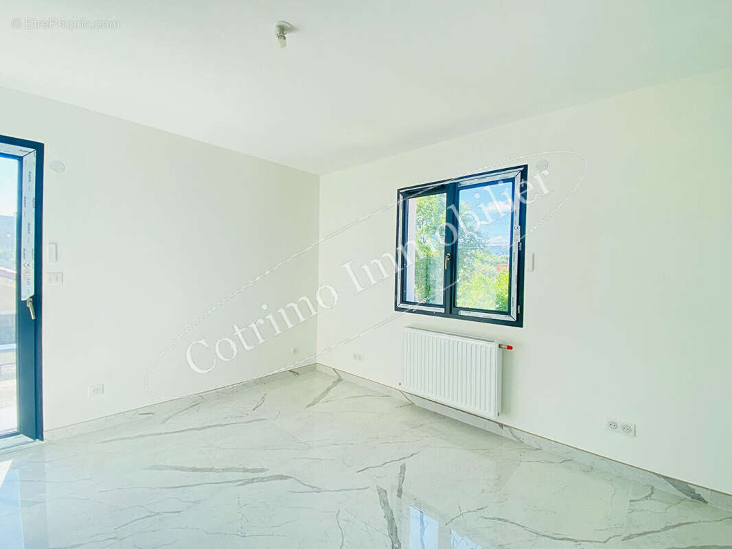 Maison à SAINT-PRIEST