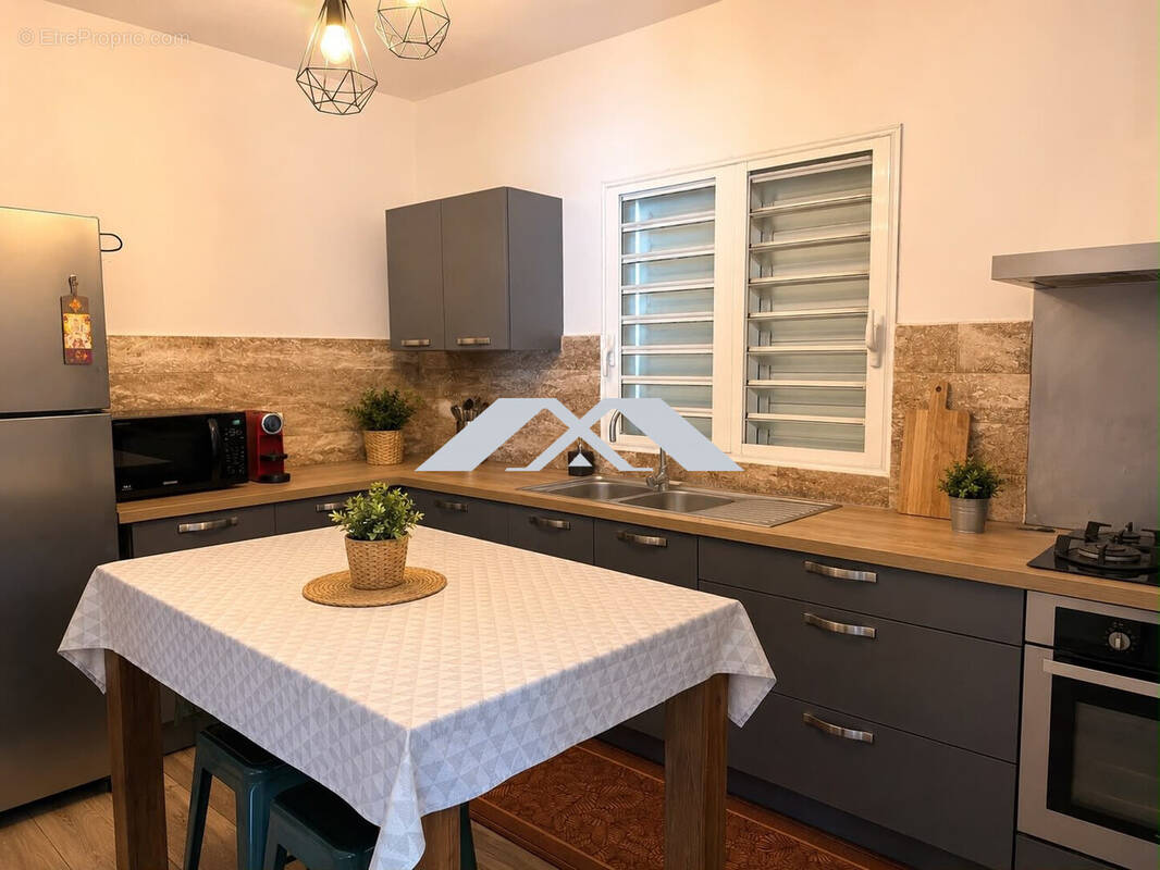 Maison à SAINTE-SUZANNE