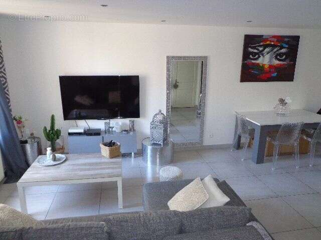 Maison à LE CHAMBON-FEUGEROLLES