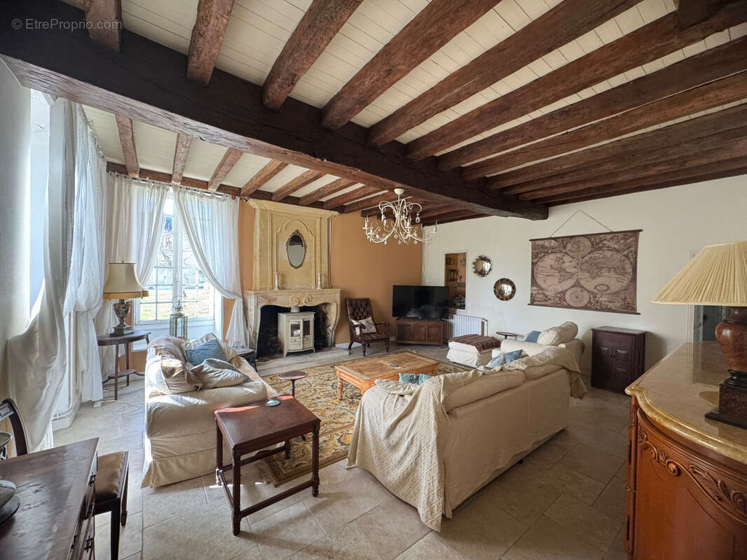 Maison à SAINT-SIGISMOND-DE-CLERMONT