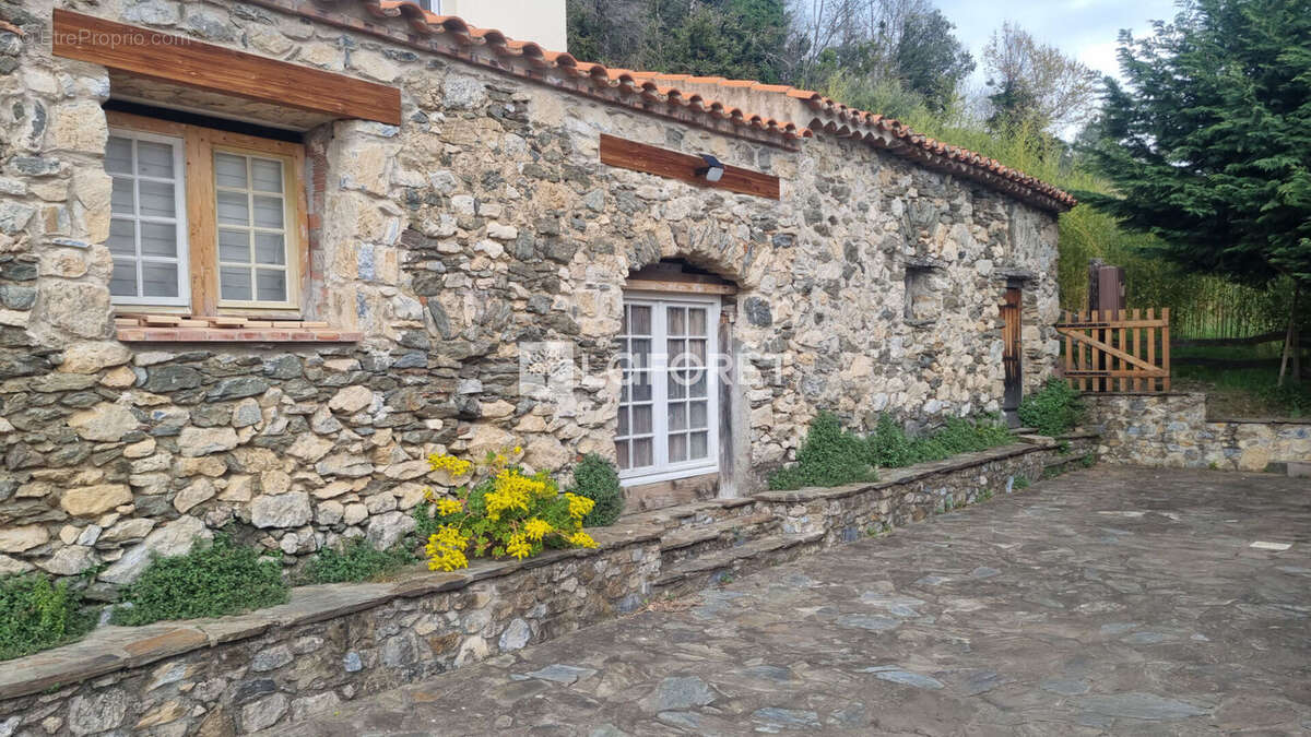 Maison à MONTFERRER