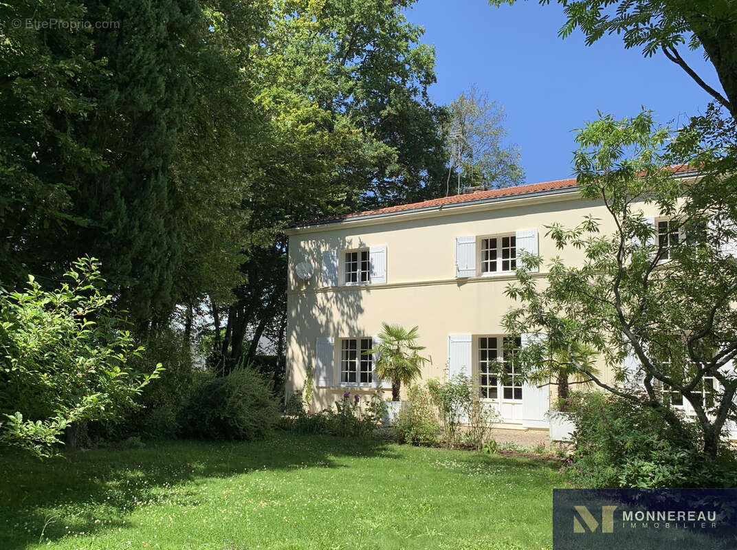 Maison à JONZAC