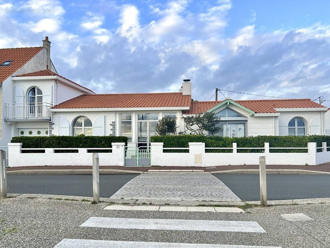 Façade maison - Maison à SAINT-HILAIRE-DE-RIEZ