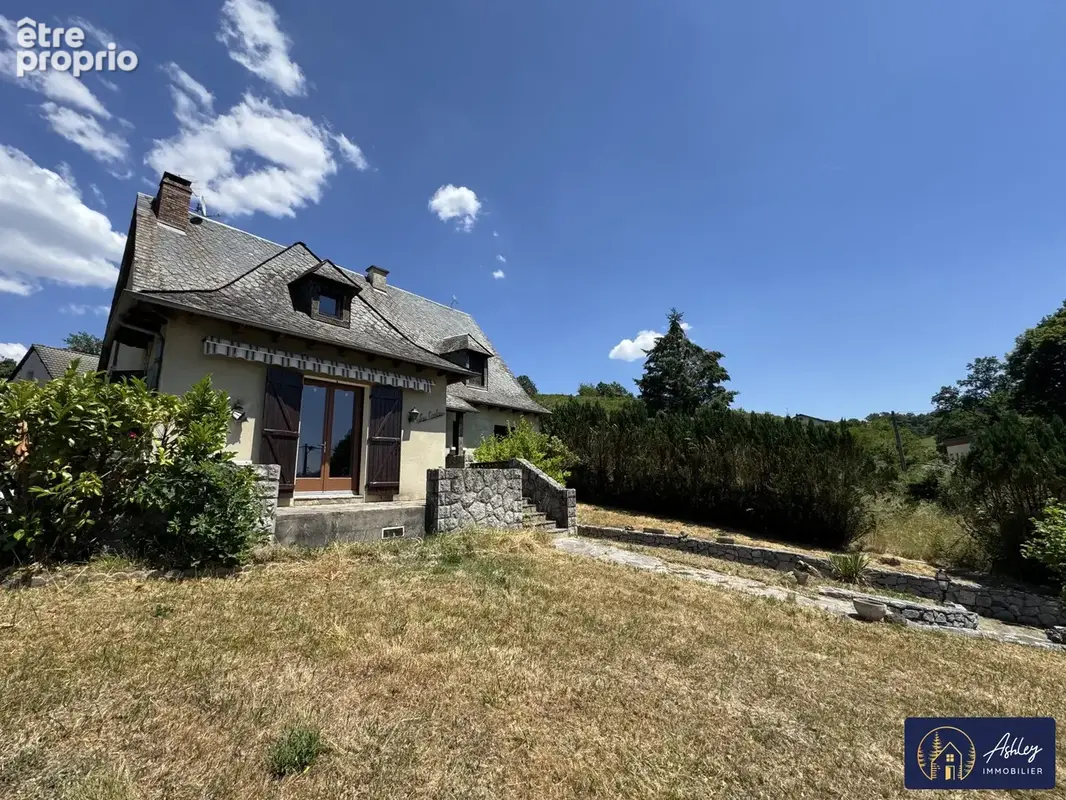 Maison à YDES