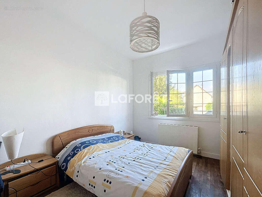 Maison à OZOIR-LA-FERRIERE