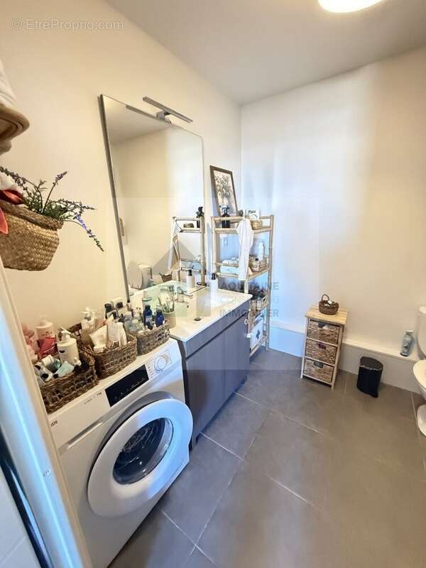 Appartement à BEAUZELLE