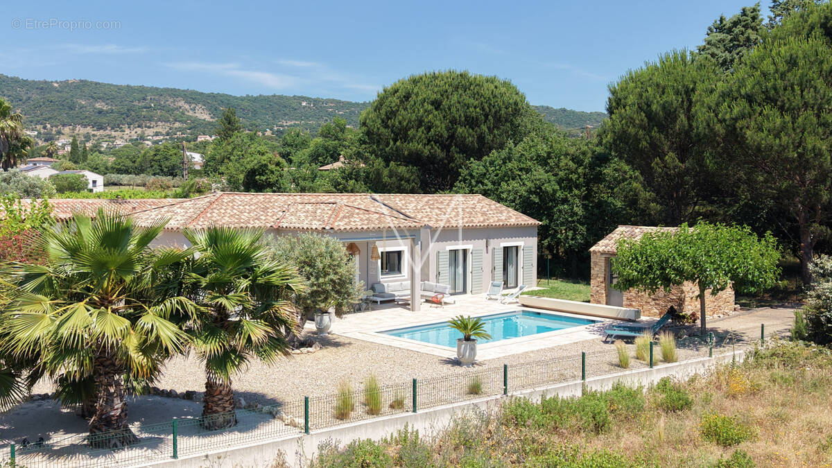 Maison à PLAN-DE-LA-TOUR