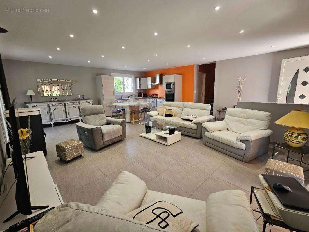 Villa semi-plain-pied - 5 pièces – Cournon-d’Auvergne - photo 8