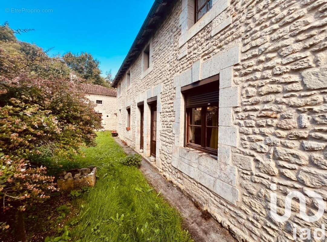 Photo 2 - Maison à GURAT