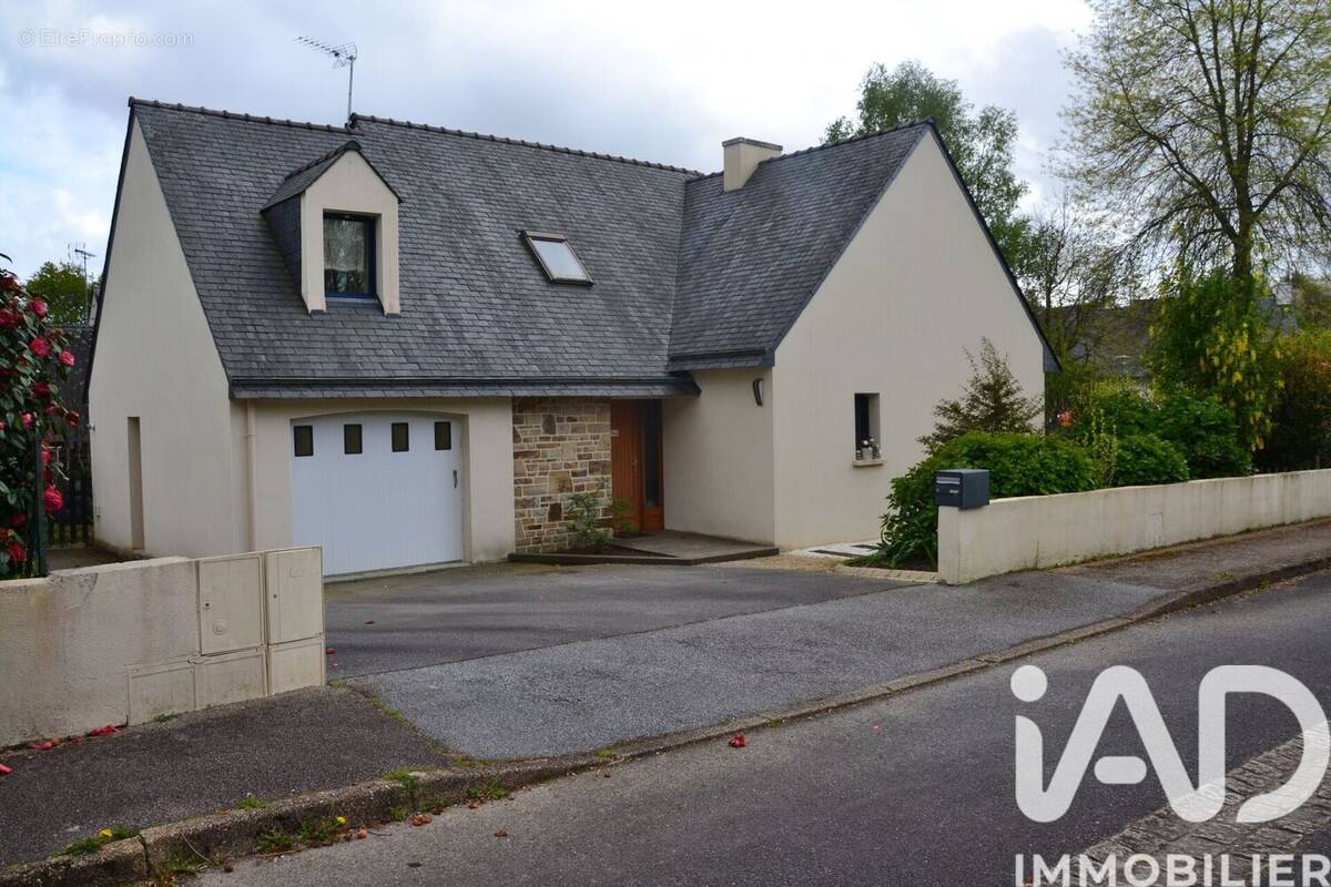 Photo 1 - Maison à CHATEAULIN