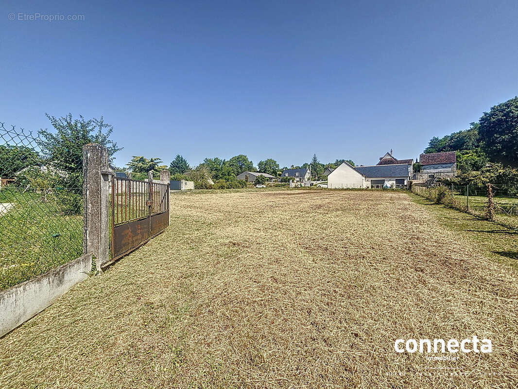 Terrain à SAINT-MARTIN-LE-BEAU