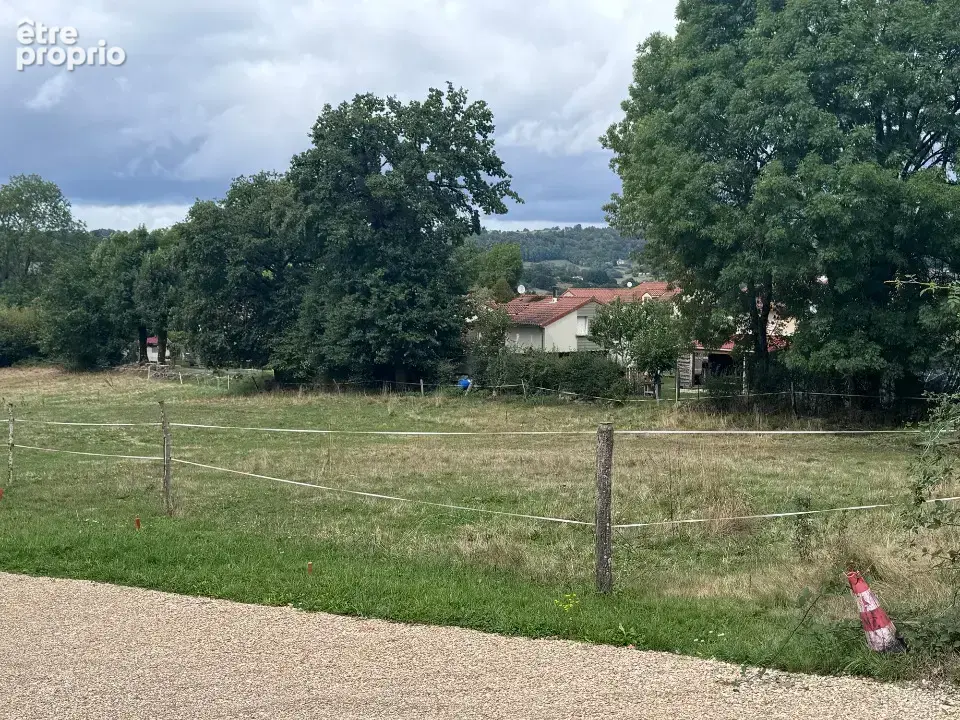 Terrain 1600 m² à Jussac  - photo 2