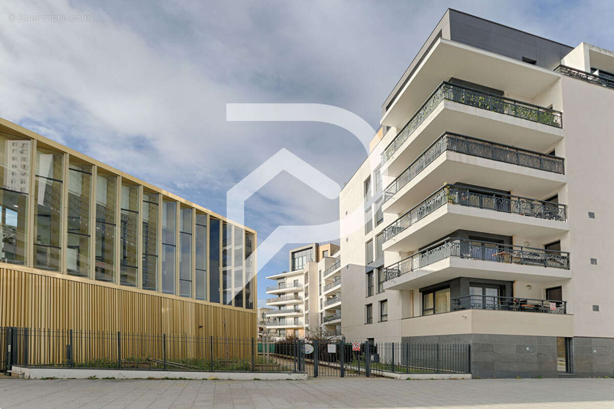 Appartement à COLOMBES