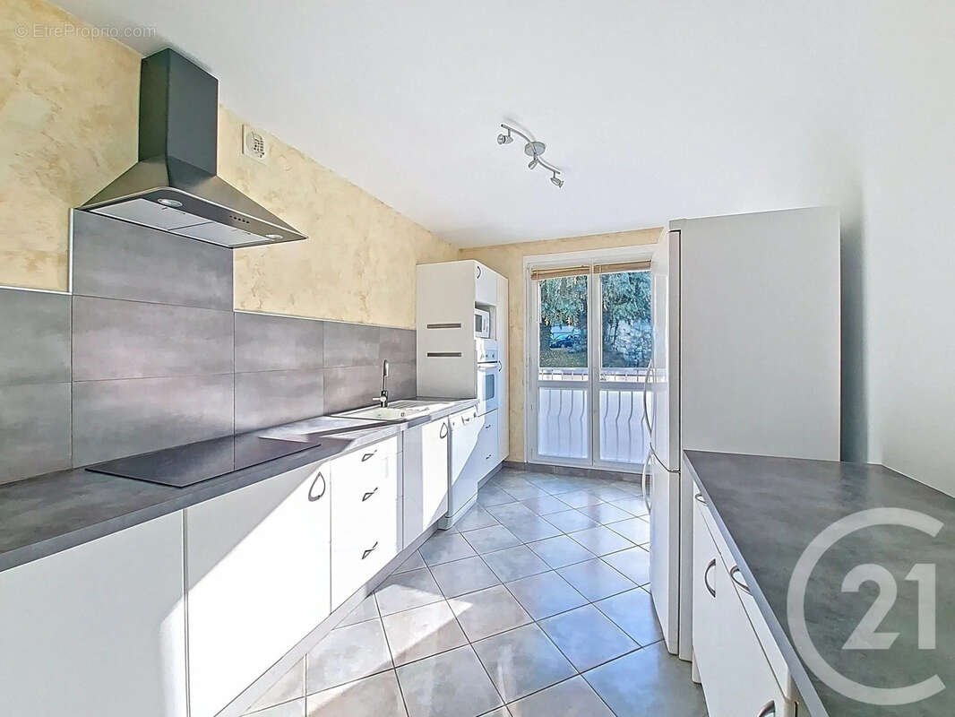 Appartement à SAINT-ROMAIN-EN-GAL