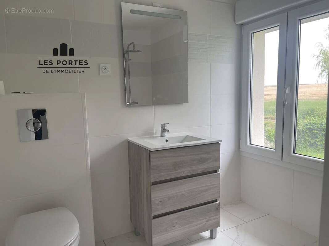 Maison à D&#039;HUISON-LONGUEVILLE