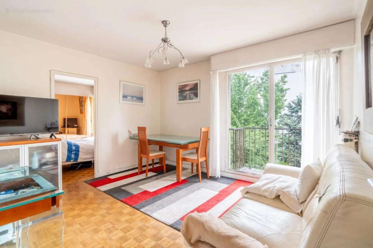 Appartement à PARIS-20E