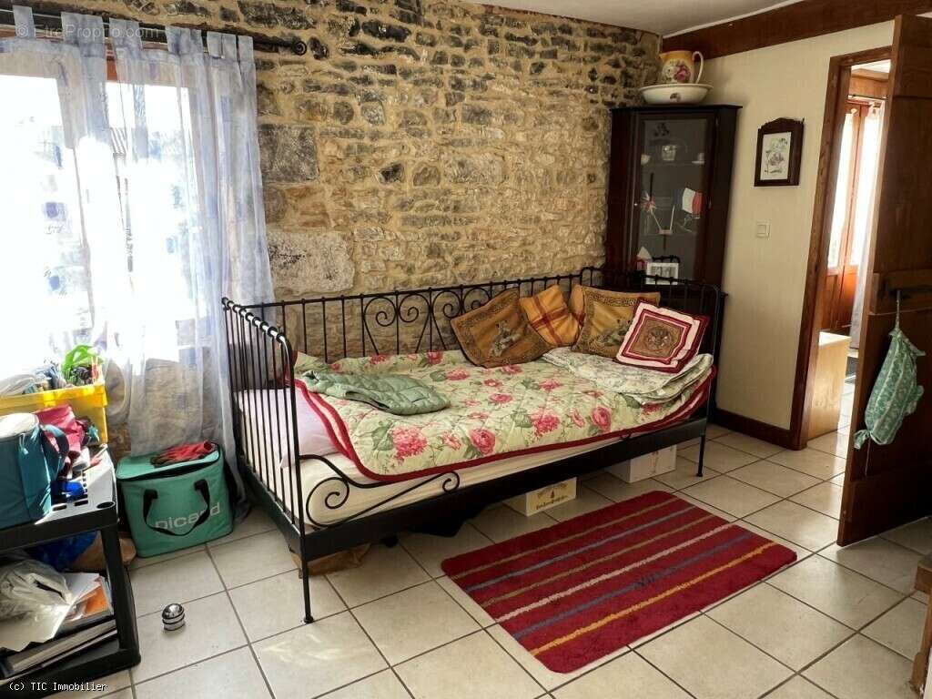 Deux Maisons Avec 3 et 4 Chambres Situées Dans un Charmant Village de Campagne - photo 8