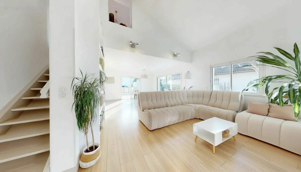 Maison à BASSUSSARRY