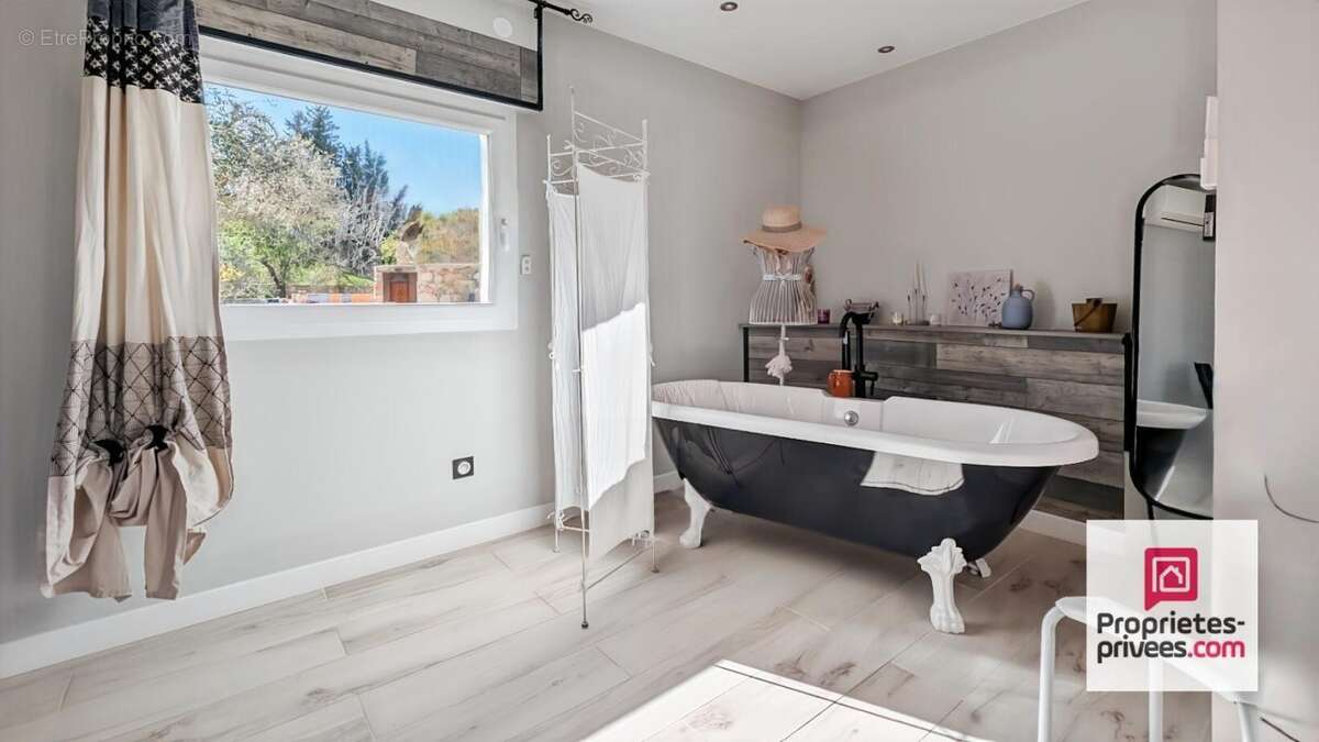 Maison à FIGANIERES